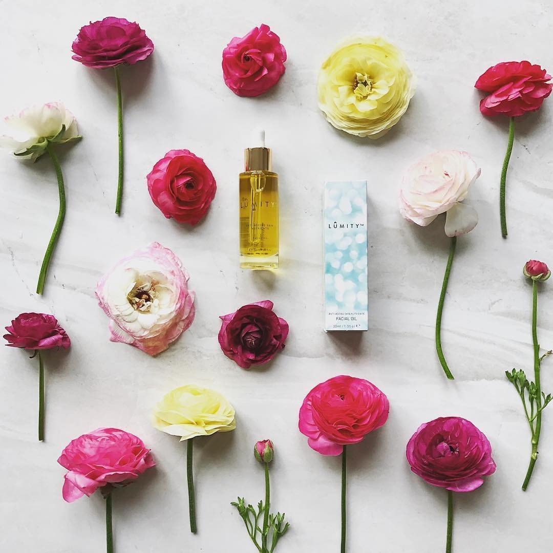 The best ingredients of anti-ageing facial oil